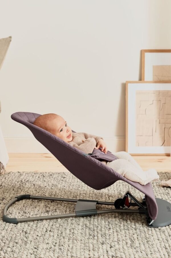 Babybjörn Bouncer Bliss lamamistool, Dark Purple Cotton — изображение 3