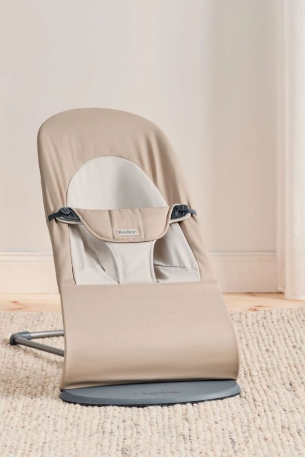 Babybjörn Balance Soft lamamistool, Khaki-Beige Woven - Image 2