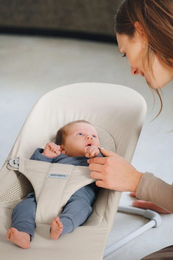 Babybjörn Balance Soft lamamistool, Light Beige Woven-Jersey, Tri-Fabric - Image 3